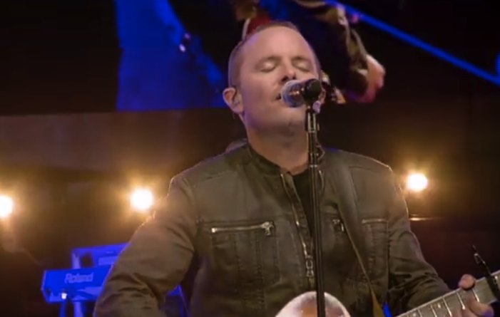 Chris Tomlin Live – Amazing Grace (My Chains Are Gone)